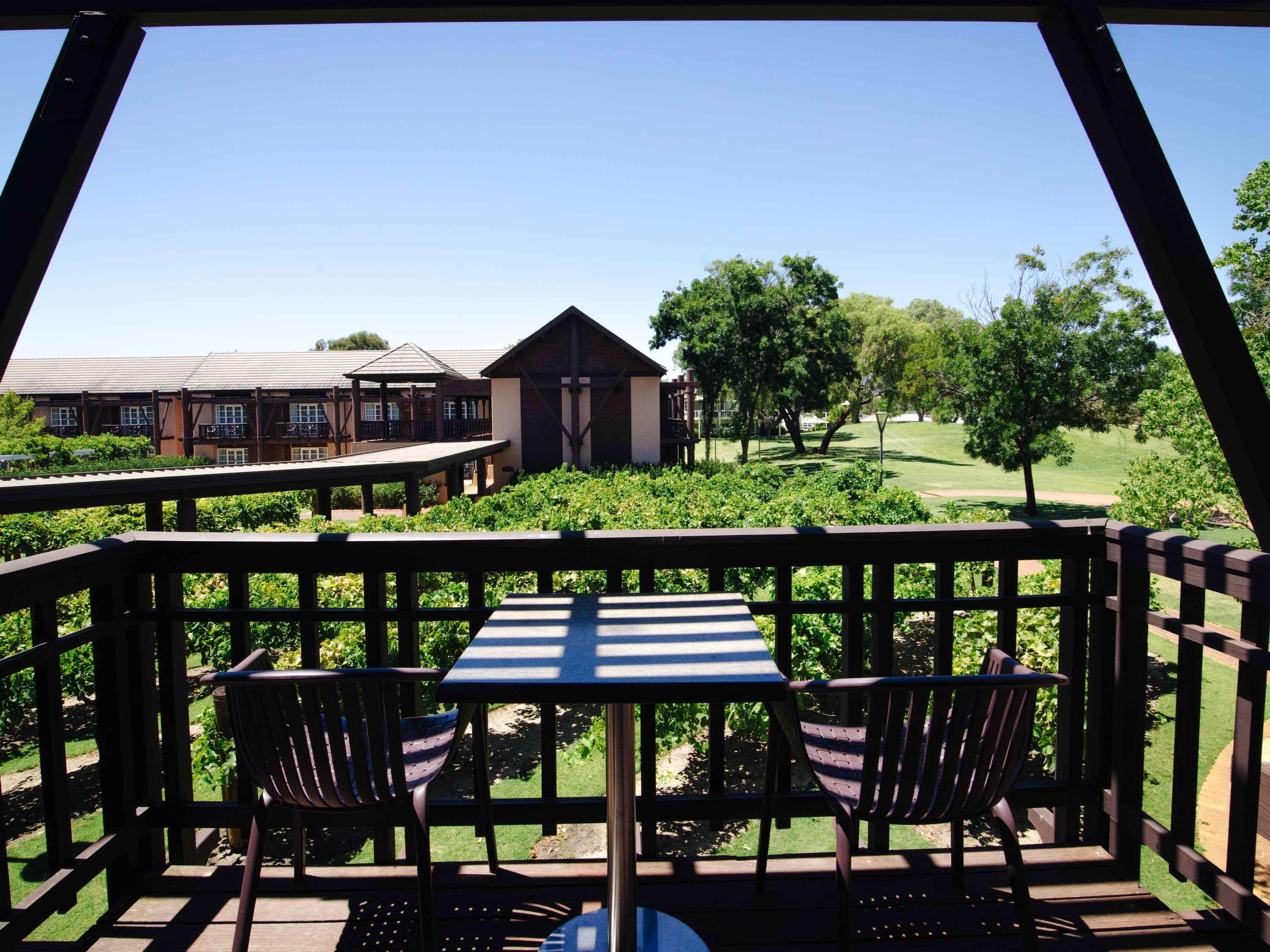 Novotel Vines Resort Swan Valley The Vines Bagian luar foto